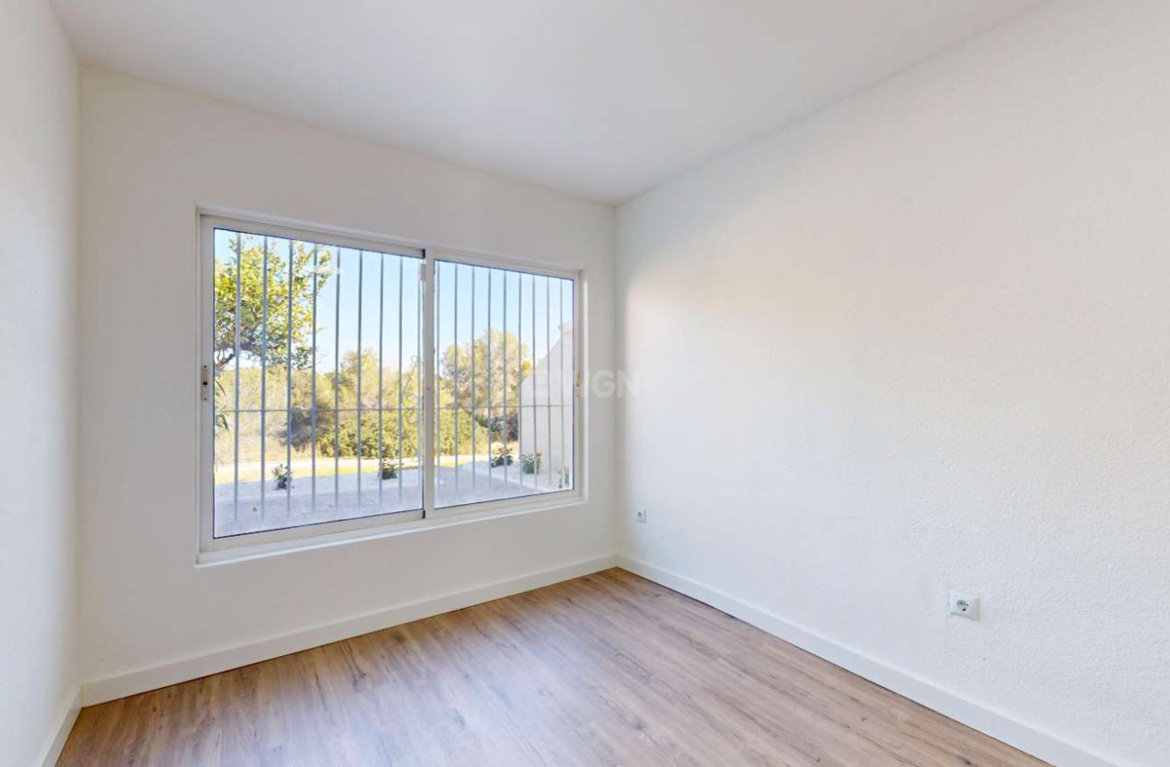 Resale - Bungalow - Orihuela - Inland