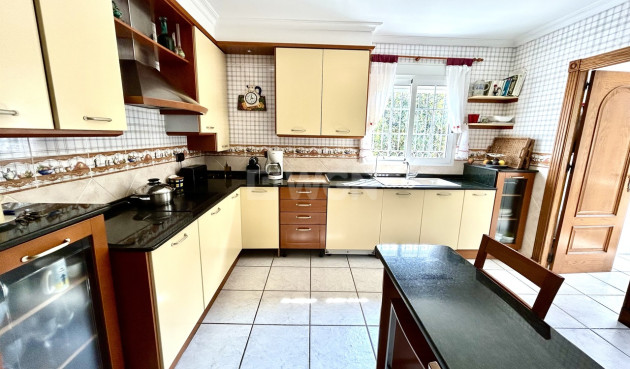 Resale - Villa - La Mata - Costa Blanca