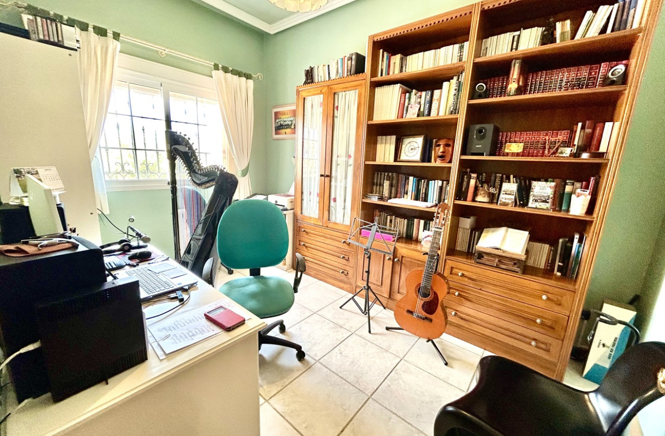 Resale - Villa - La Mata - Costa Blanca