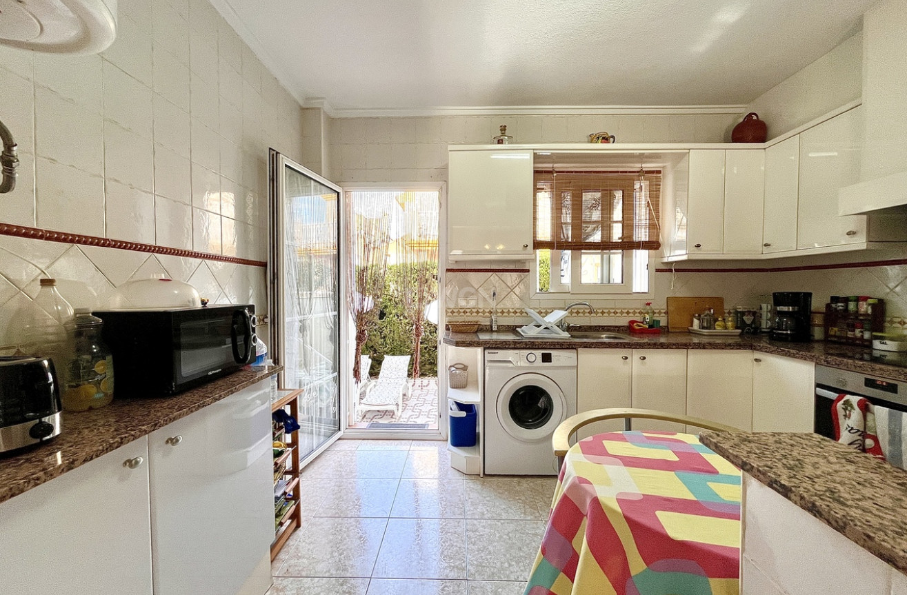 Resale - Apartment / flat - Playa Flamenca - Costa Blanca