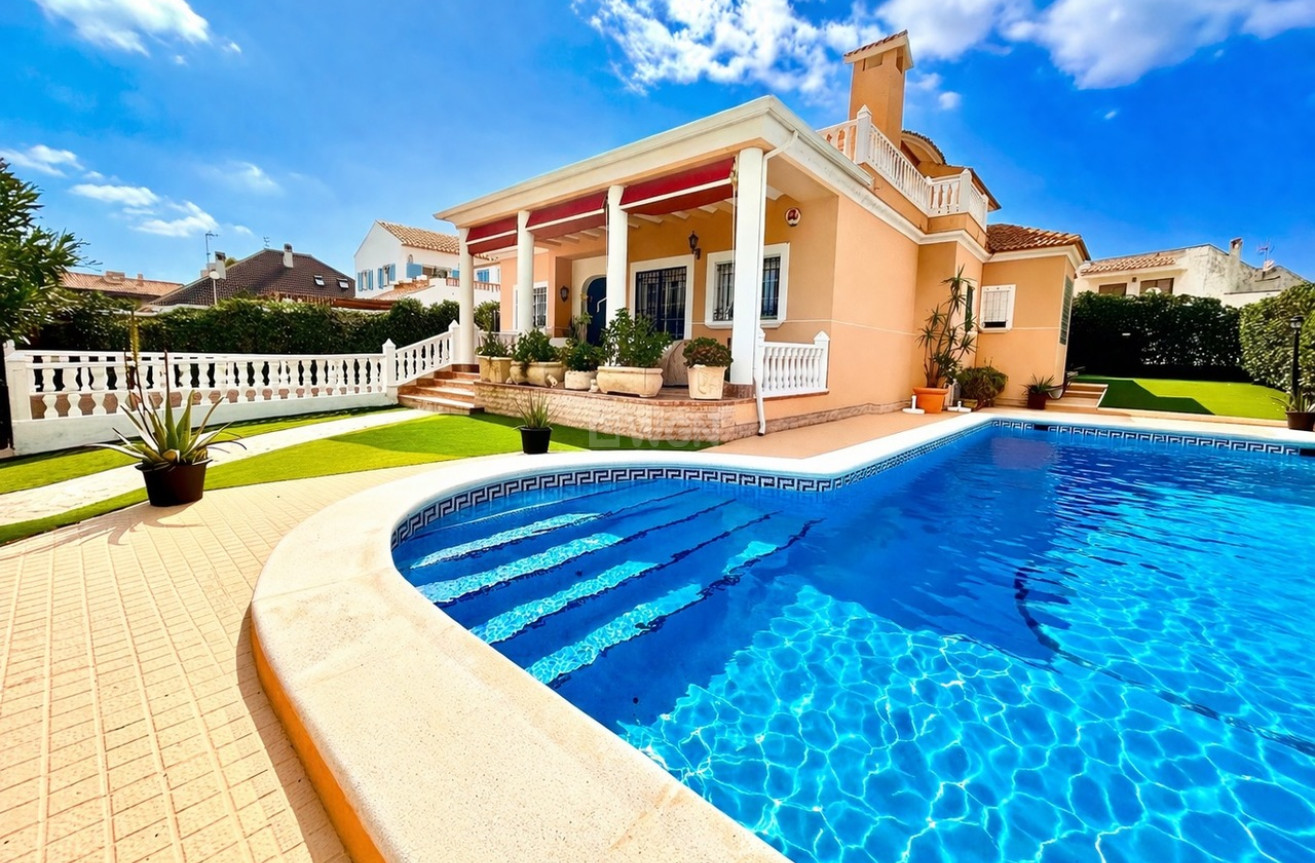 Resale - Villa - La Mata - Costa Blanca