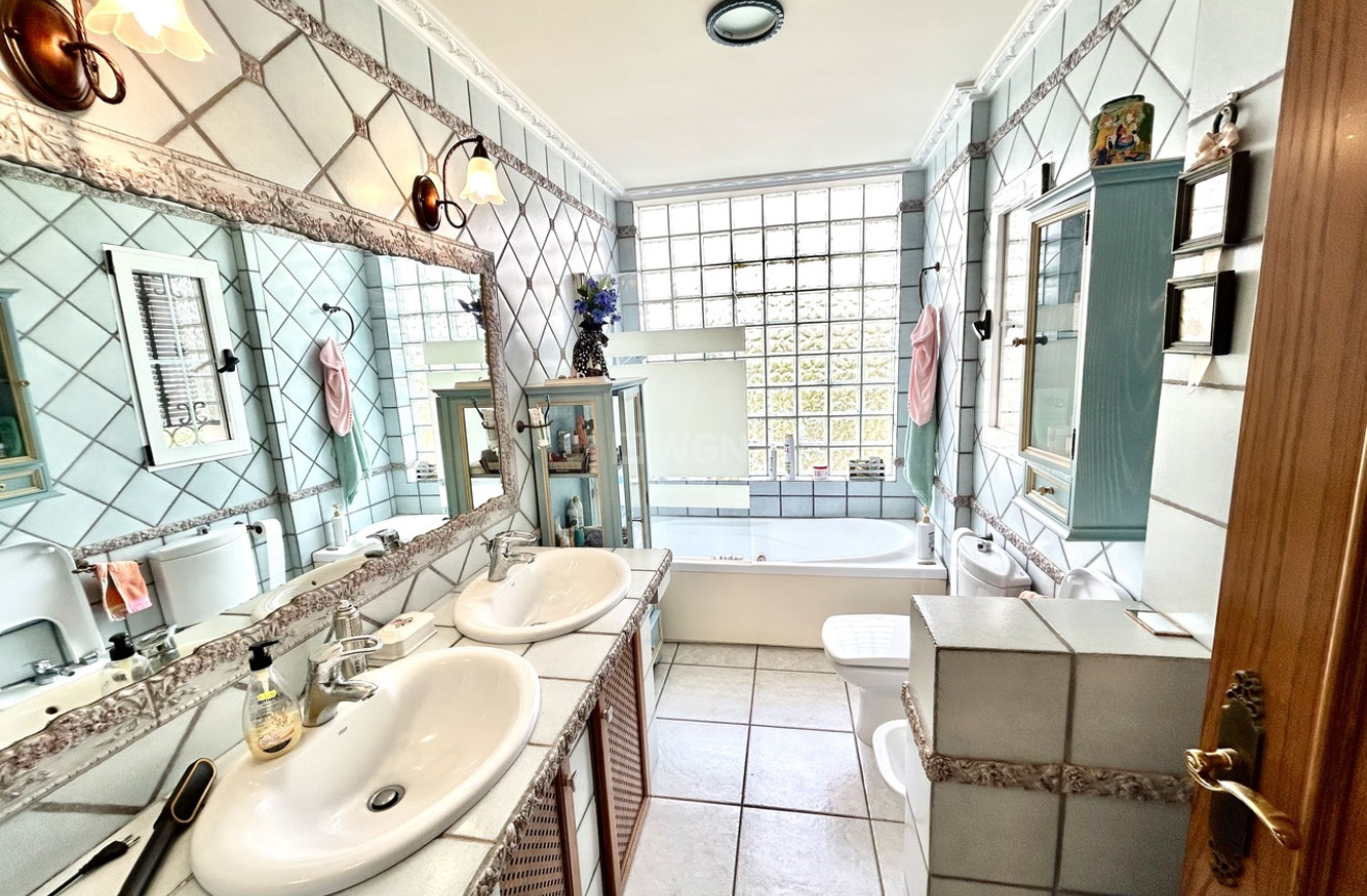 Resale - Villa - La Mata - Costa Blanca