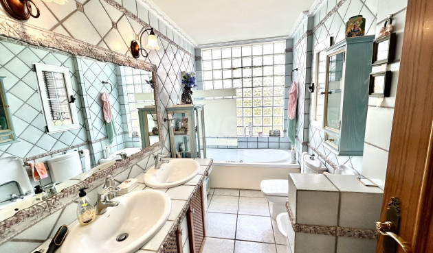 Resale - Villa - La Mata - Costa Blanca