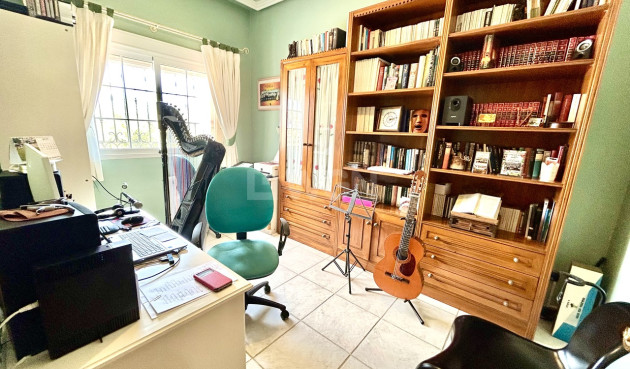 Resale - Villa - La Mata - Costa Blanca