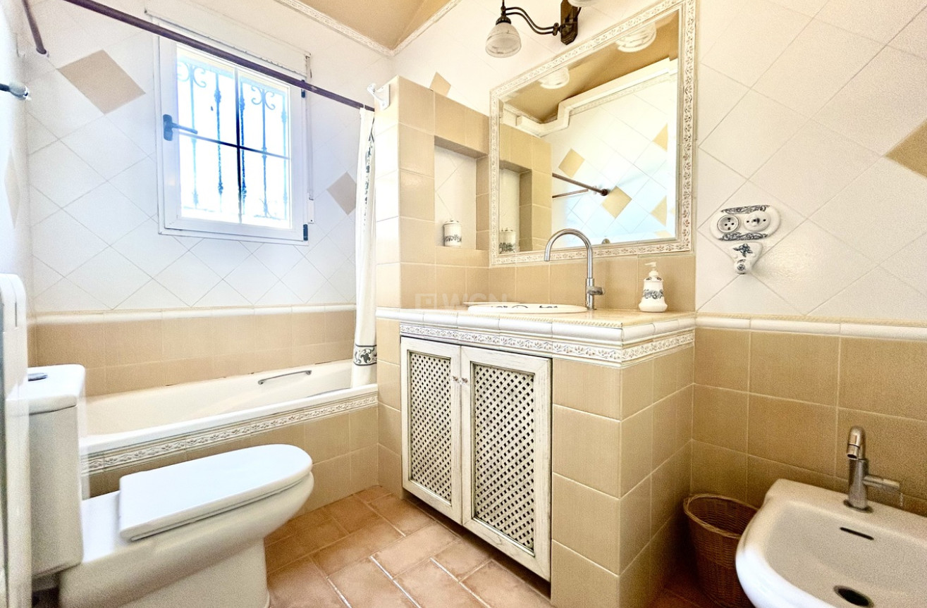 Resale - Villa - La Mata - Costa Blanca