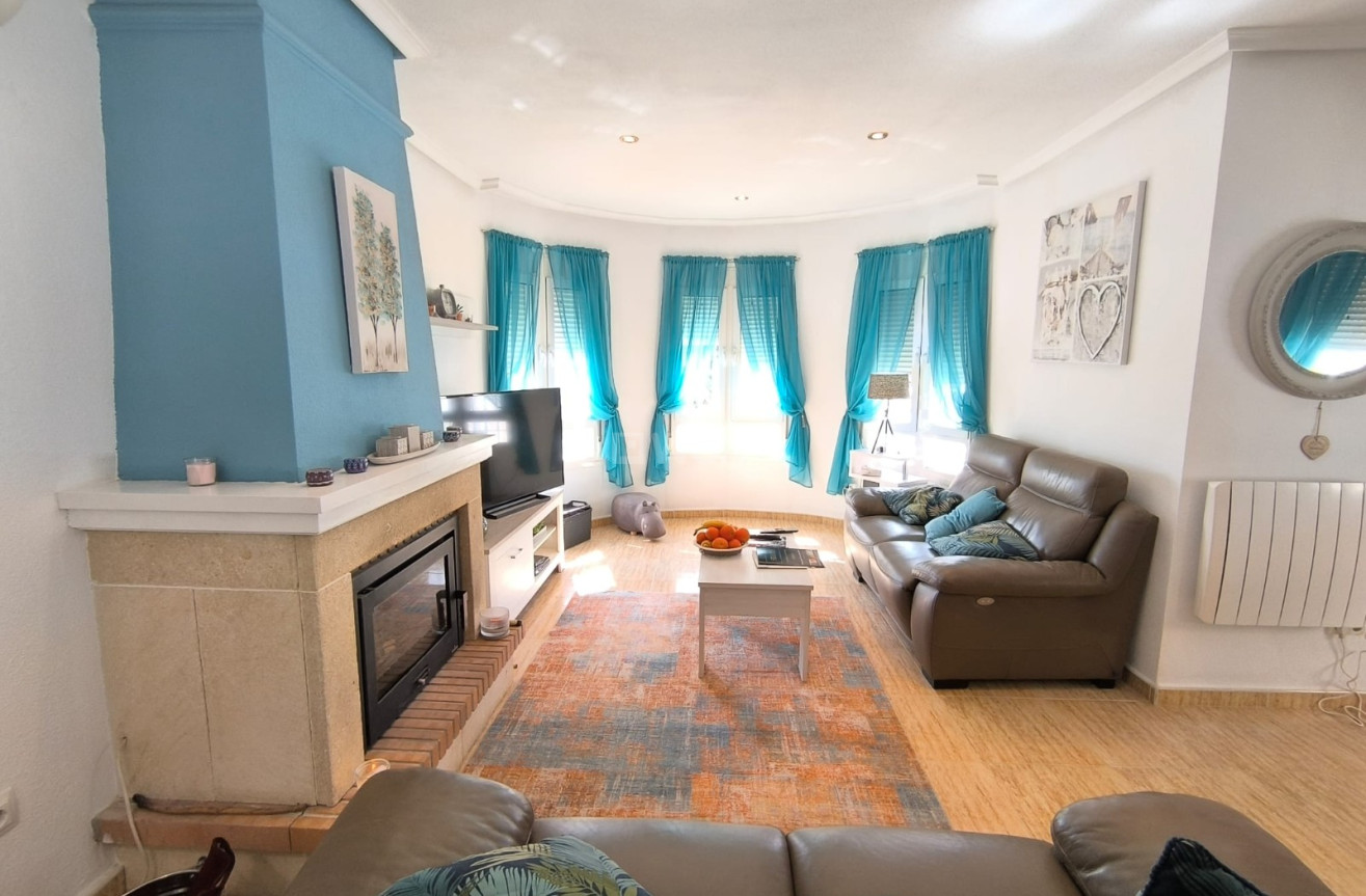 Resale - Villa - El Raso - Costa Blanca