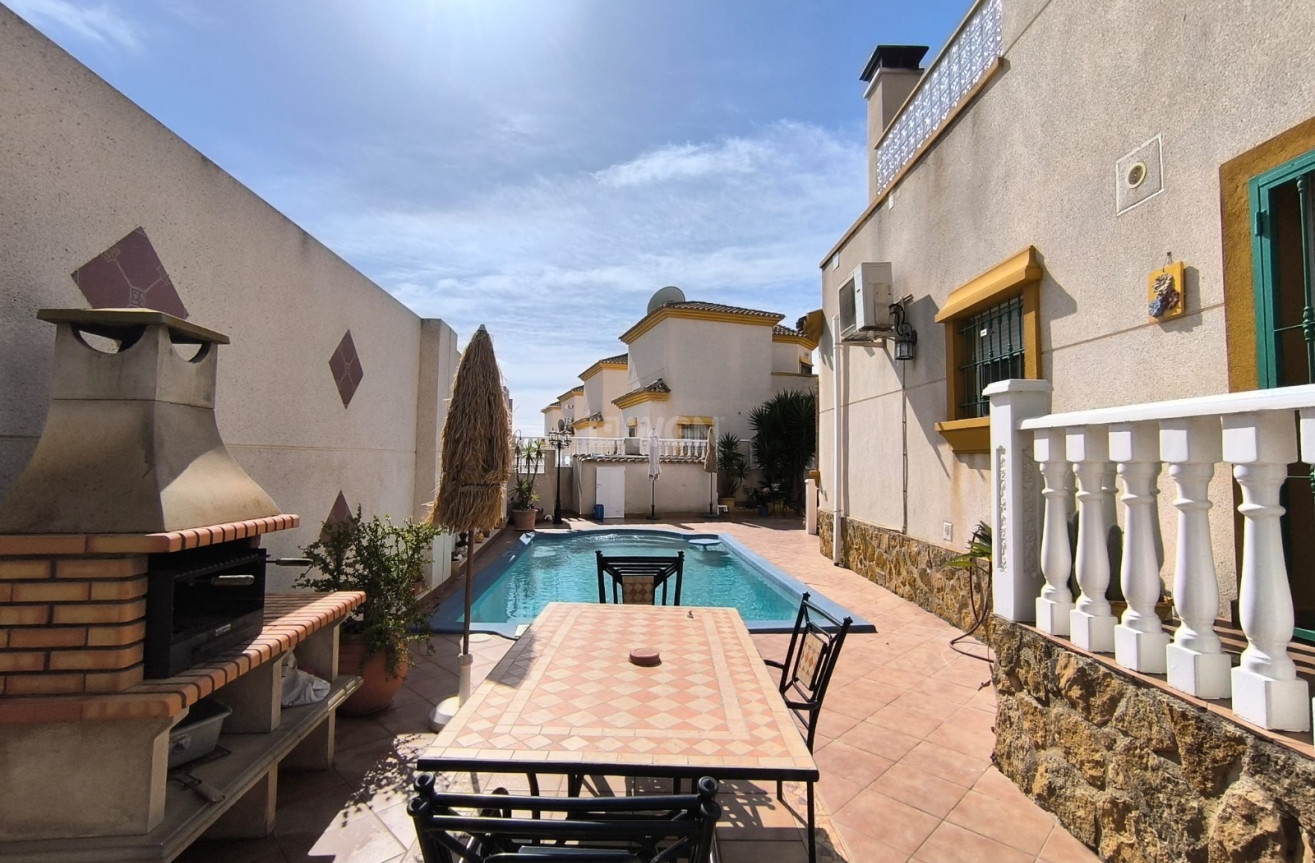 Resale - Villa - El Raso - Costa Blanca