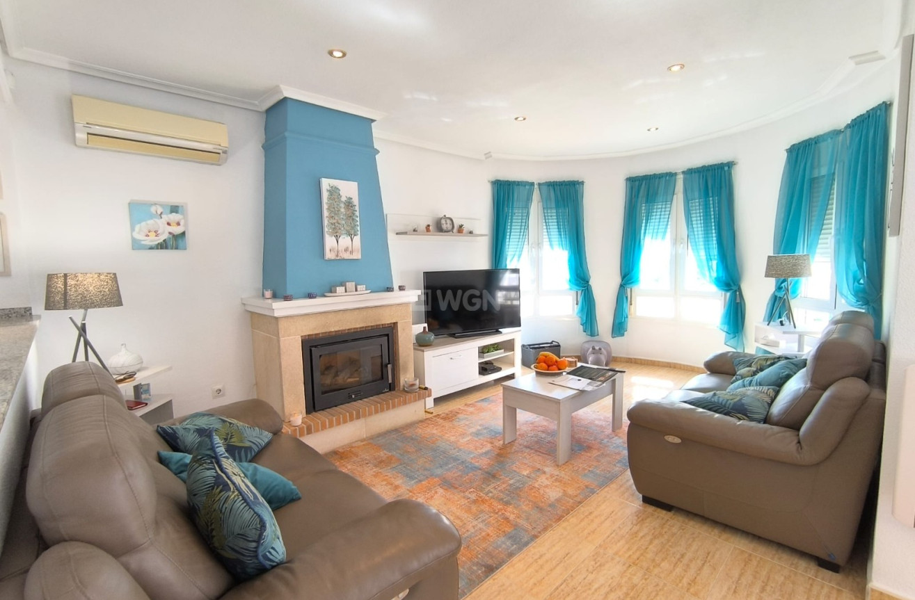 Resale - Villa - El Raso - Costa Blanca