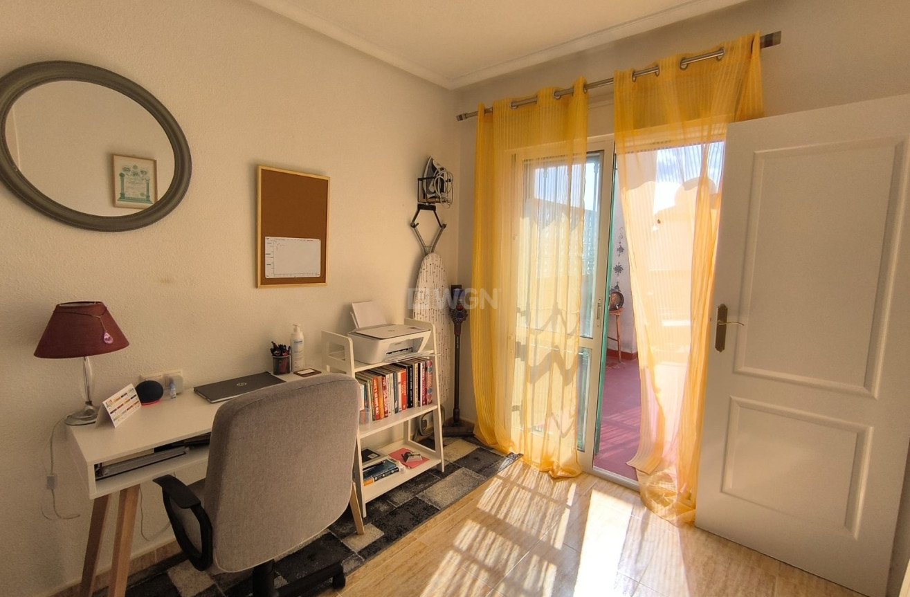 Resale - Villa - El Raso - Costa Blanca