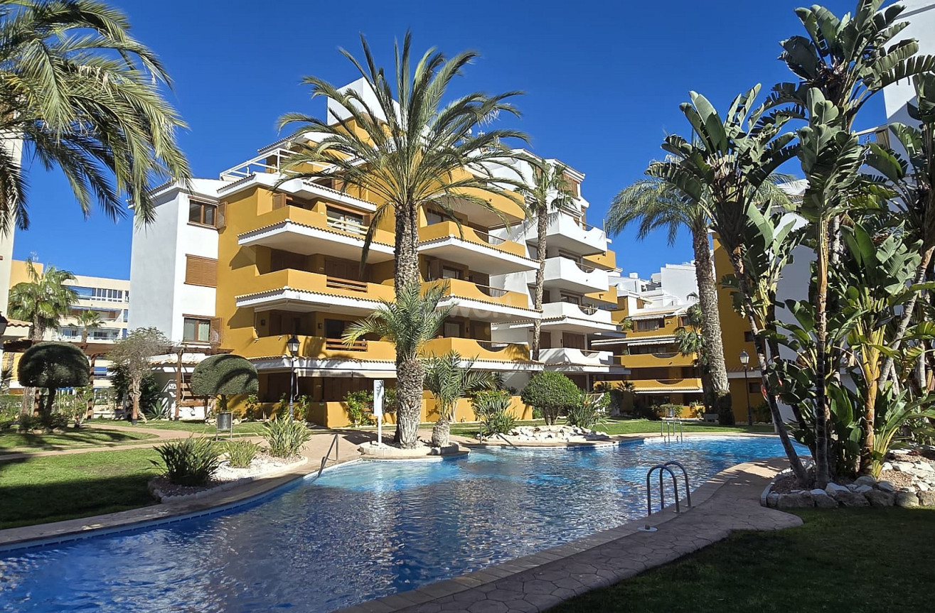 Resale - Apartment / flat - Punta Prima - Costa Blanca