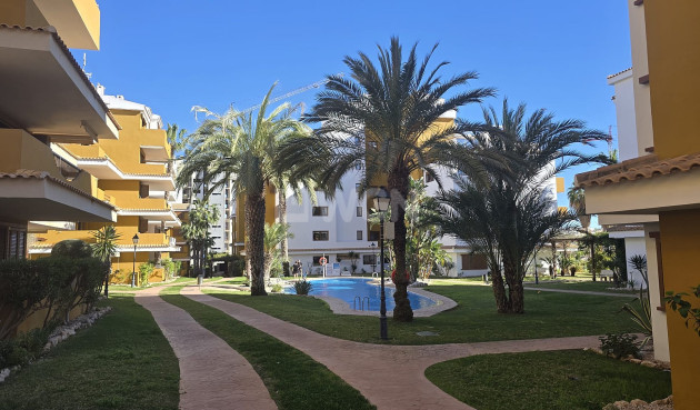 Resale - Apartment / flat - Punta Prima - Costa Blanca