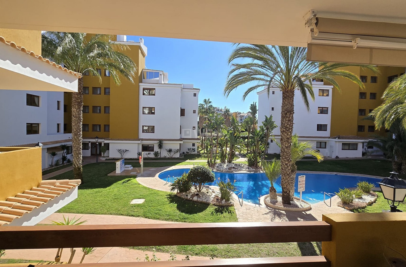 Resale - Apartment / flat - Punta Prima - Costa Blanca