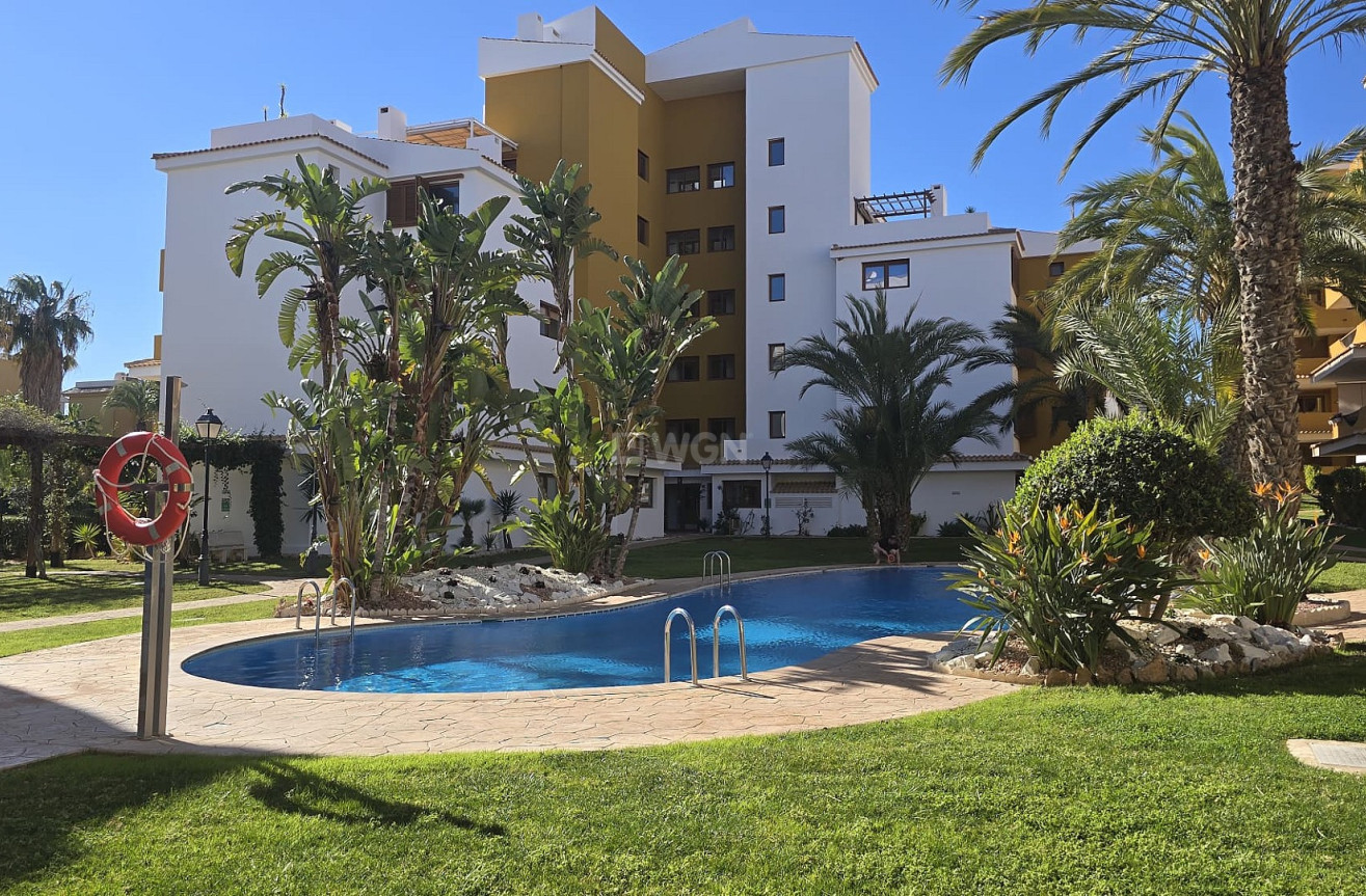 Resale - Apartment / flat - Punta Prima - Costa Blanca