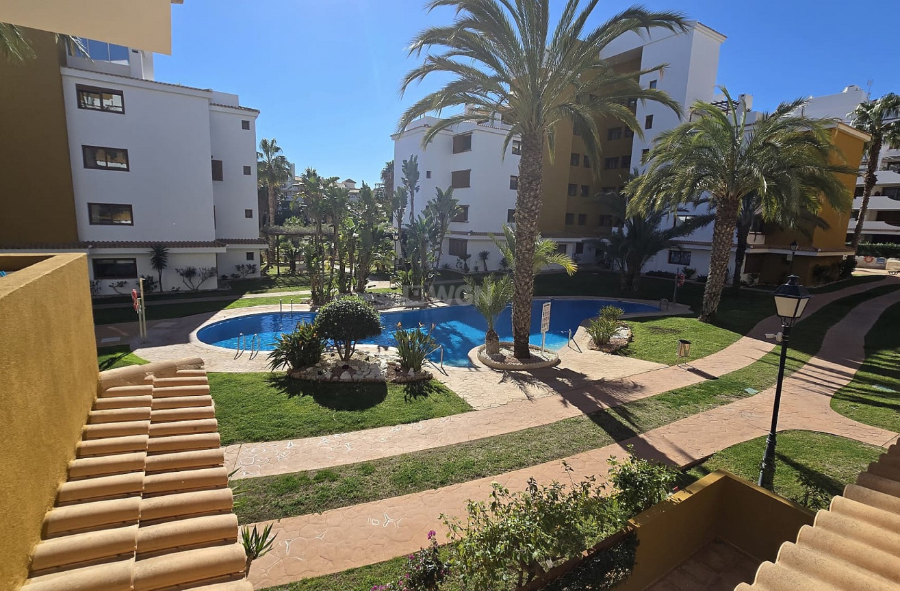 Resale - Apartment / flat - Punta Prima - Costa Blanca