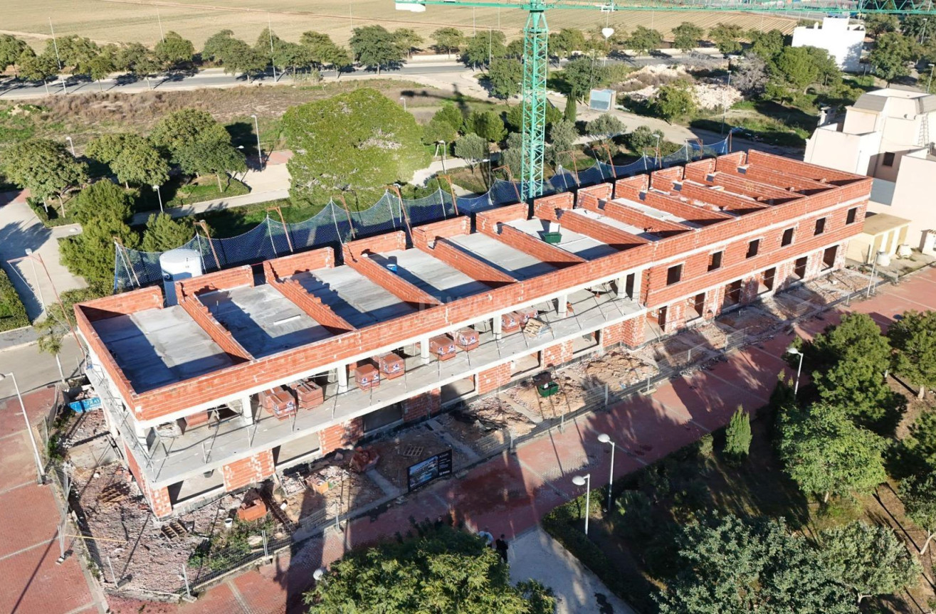 Nowy budynek - Kamienica - Pilar de la Horadada - pueblo