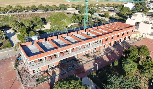 Nowy budynek - Kamienica - Pilar de la Horadada - pueblo