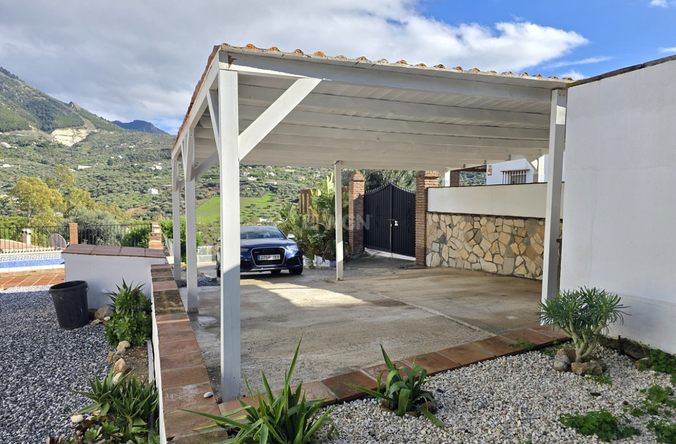 Resale - Villa - Alcaucín - Inland