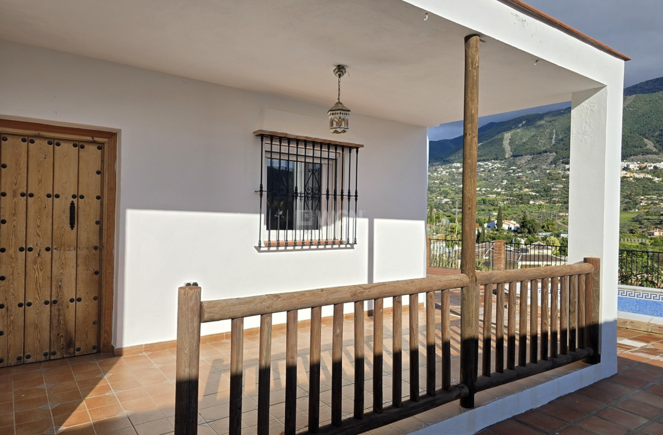 Resale - Villa - Alcaucín - Inland