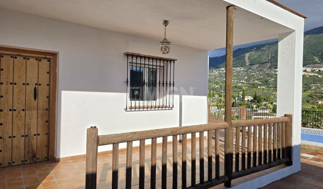 Resale - Villa - Alcaucín - Inland