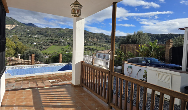 Resale - Villa - Alcaucín - Inland