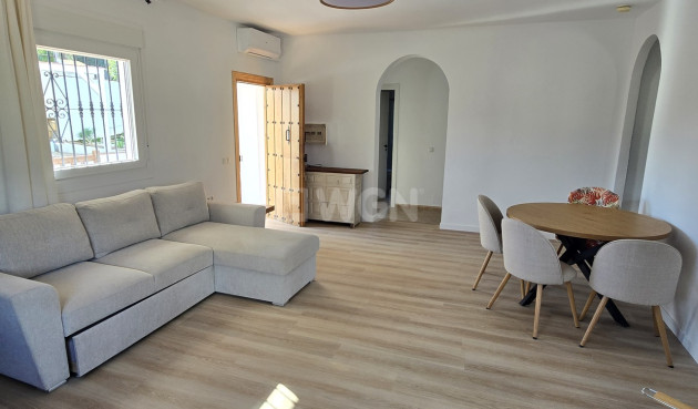 Resale - Villa - Alcaucín - Inland