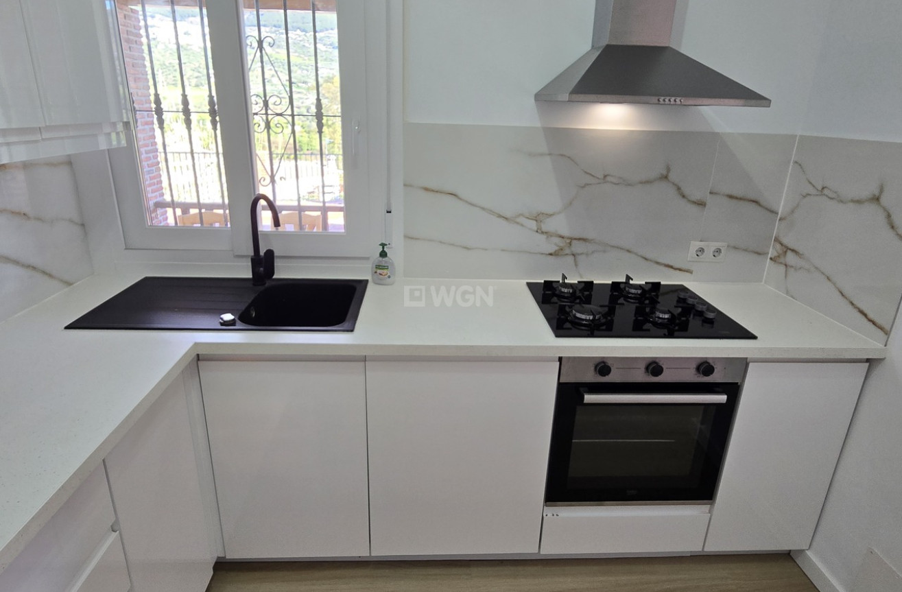 Resale - Villa - Alcaucín - Inland