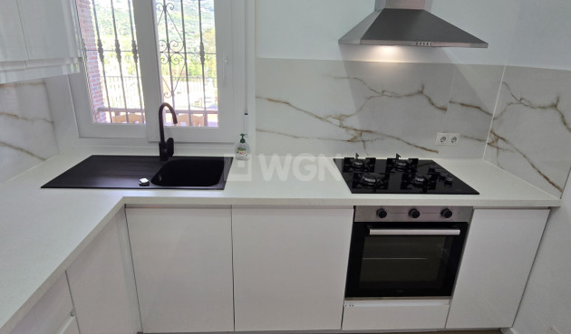 Resale - Villa - Alcaucín - Inland