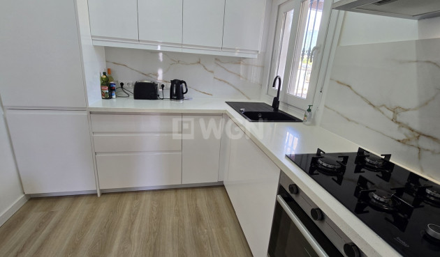 Resale - Villa - Alcaucín - Inland