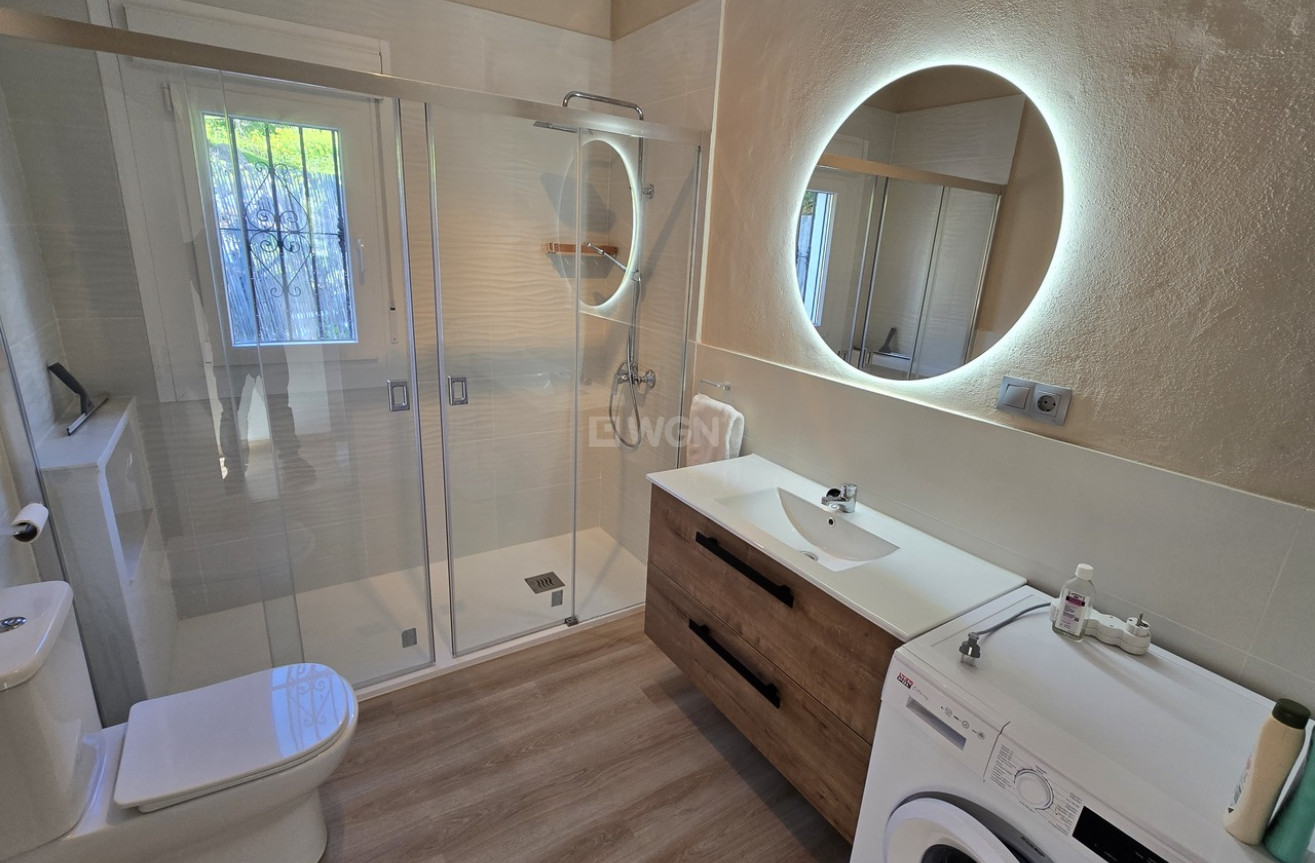 Resale - Villa - Alcaucín - Inland