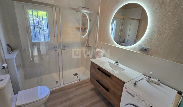 Resale - Villa - Alcaucín - Inland