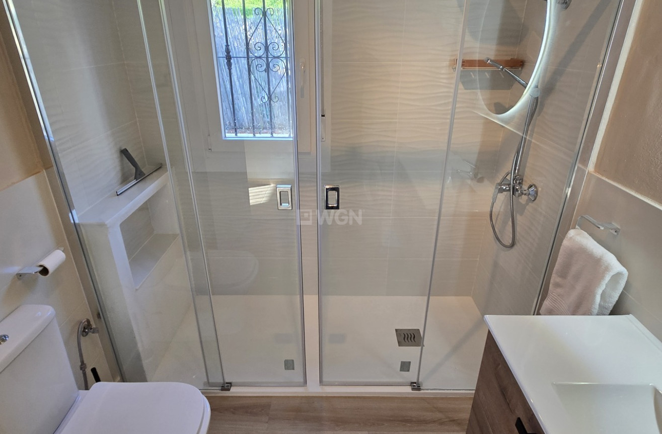 Resale - Villa - Alcaucín - Inland