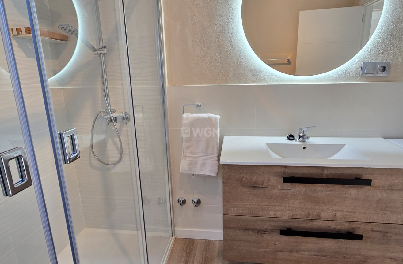 Resale - Villa - Alcaucín - Inland