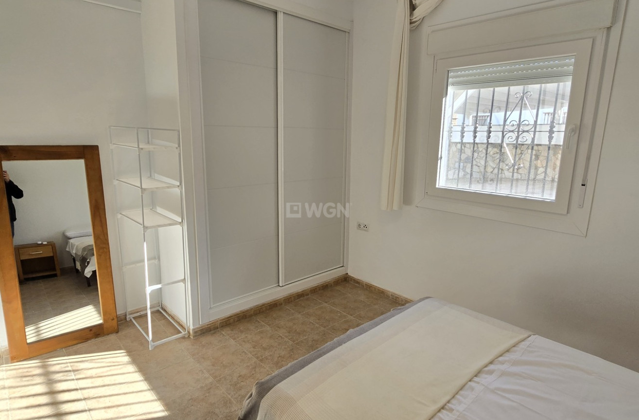 Resale - Villa - Alcaucín - Inland