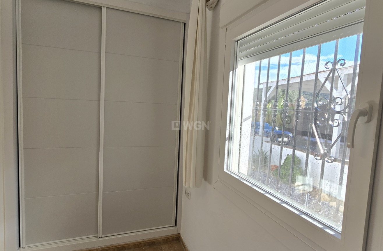 Resale - Villa - Alcaucín - Inland