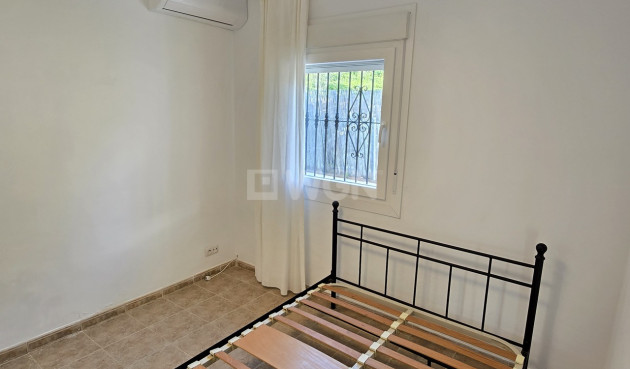 Resale - Villa - Alcaucín - Inland