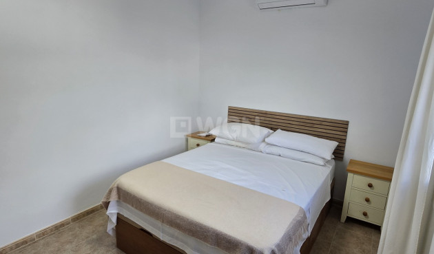 Resale - Villa - Alcaucín - Inland