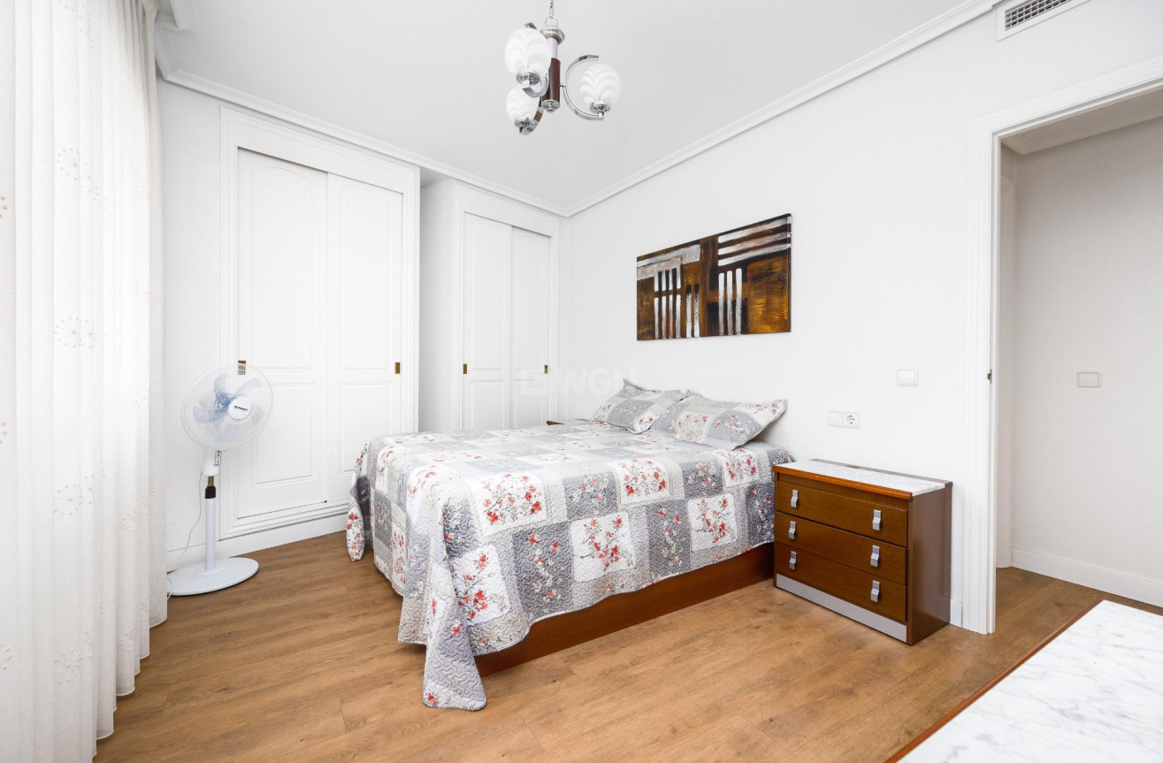 Resale - Apartment / flat - Torrevieja - Centro