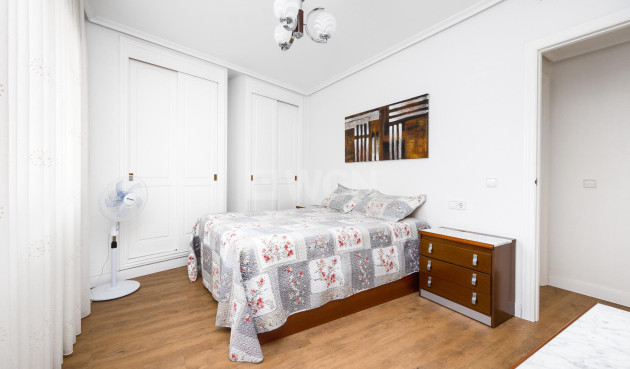 Resale - Apartment / flat - Torrevieja - Centro