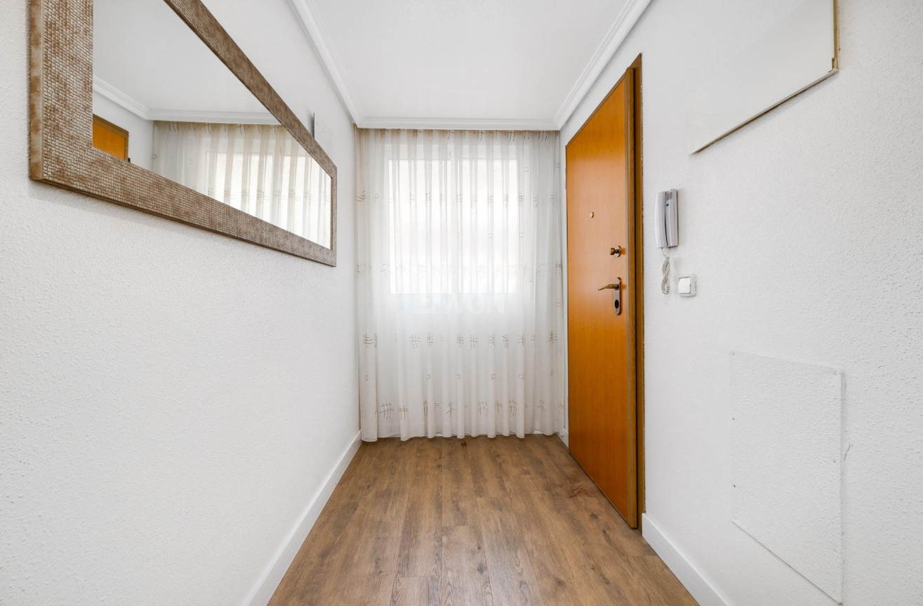 Resale - Apartment / flat - Torrevieja - Centro
