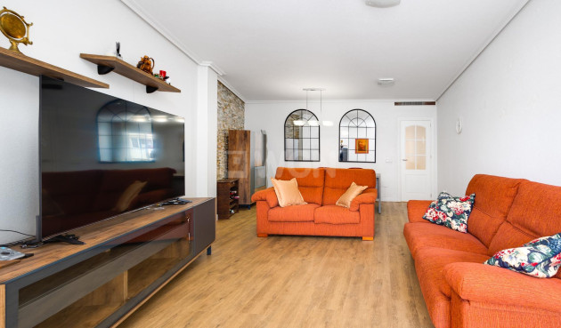 Resale - Apartment / flat - Torrevieja - Centro