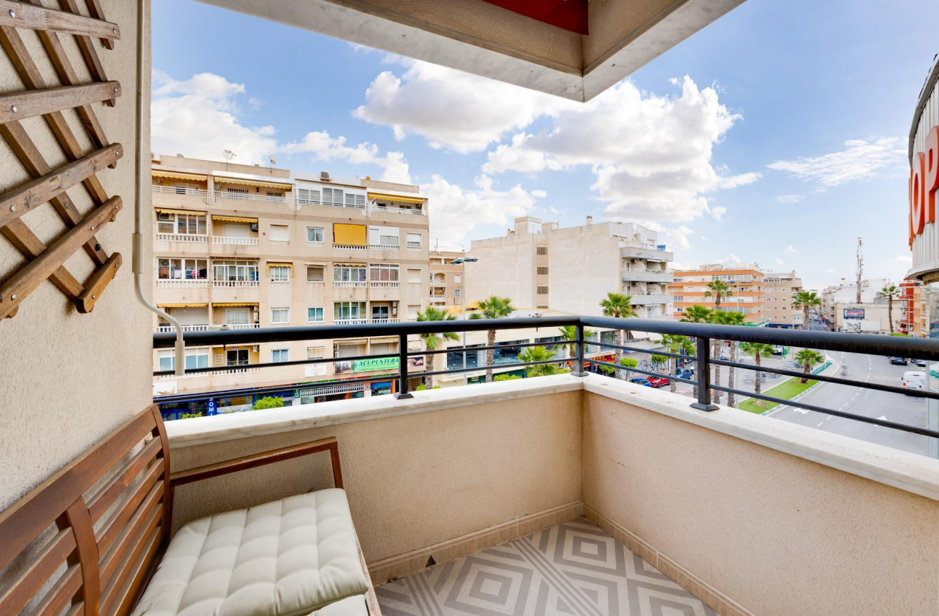 Resale - Apartment / flat - Torrevieja - Centro