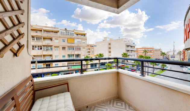 Resale - Apartment / flat - Torrevieja - Centro