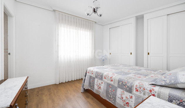 Resale - Apartment / flat - Torrevieja - Centro