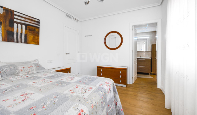 Resale - Apartment / flat - Torrevieja - Centro
