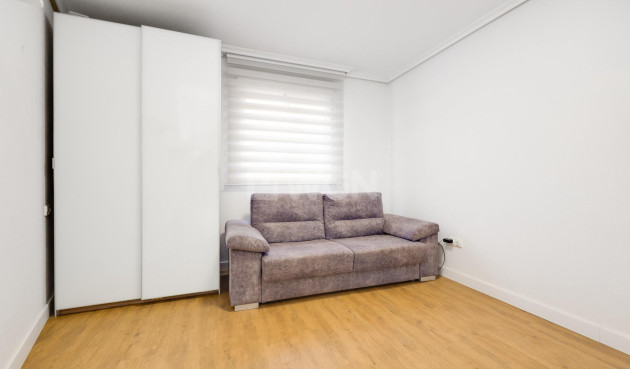 Resale - Apartment / flat - Torrevieja - Centro