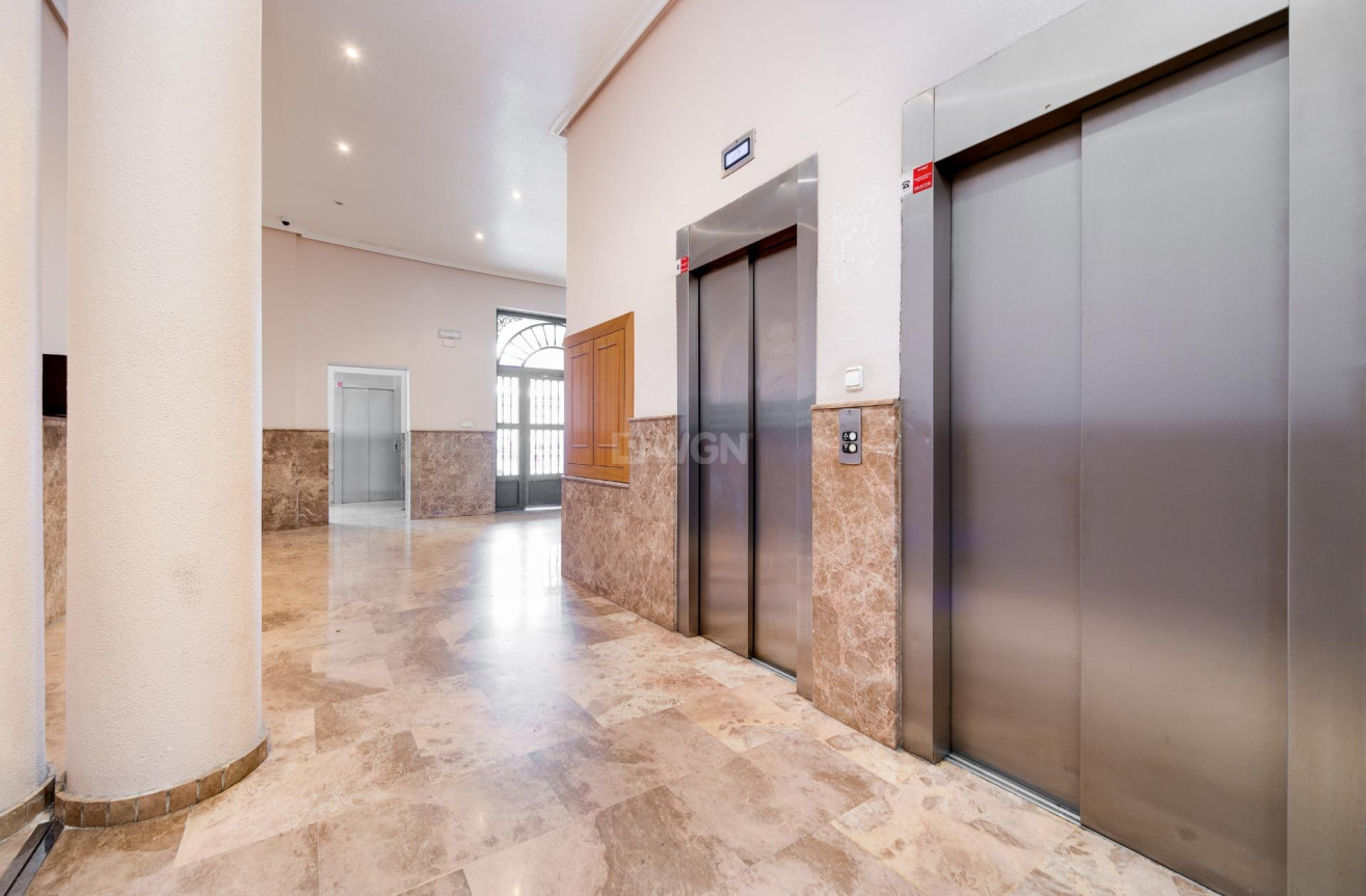 Resale - Apartment / flat - Torrevieja - Centro