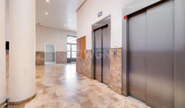 Resale - Apartment / flat - Torrevieja - Centro