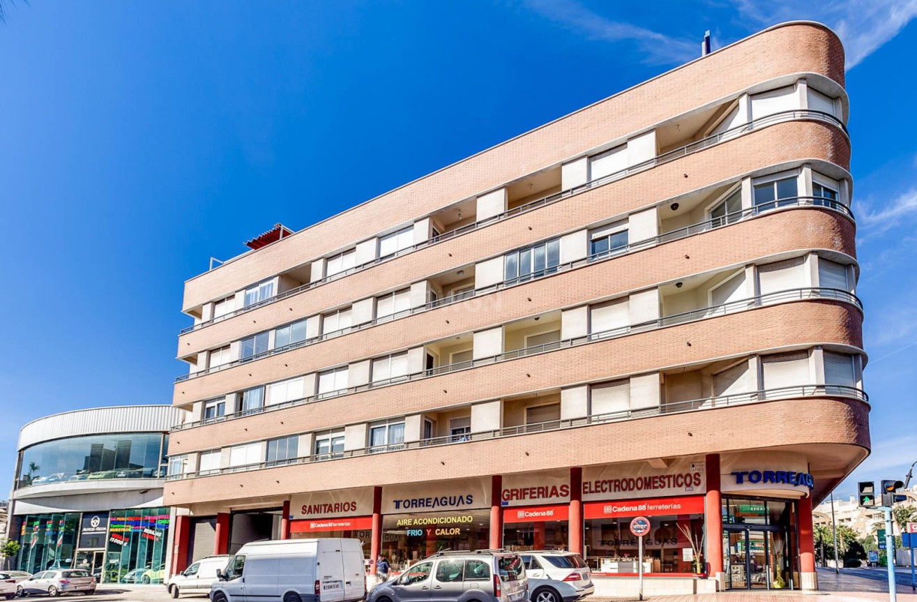 Resale - Apartment / flat - Torrevieja - Centro