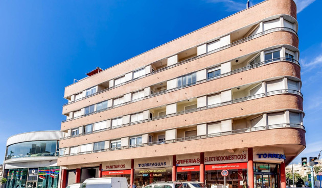 Resale - Apartment / flat - Torrevieja - Centro