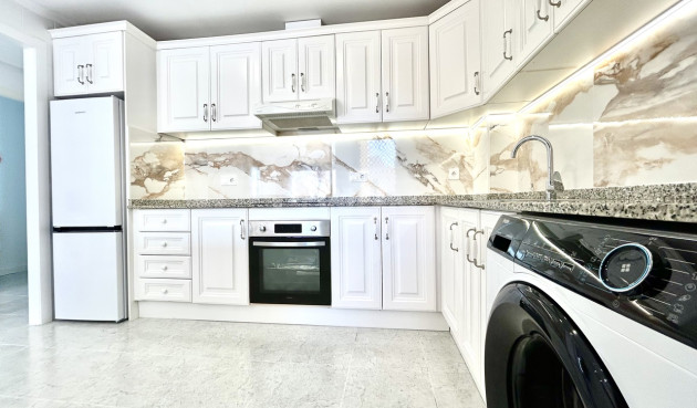 Resale - Apartment / flat - Campoamor - Costa Blanca